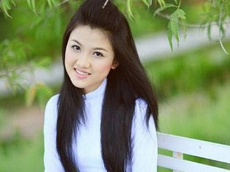 Nhan sắc 'thủ khoa hot girl' thu hút sự chú ý của dân mạng Việt